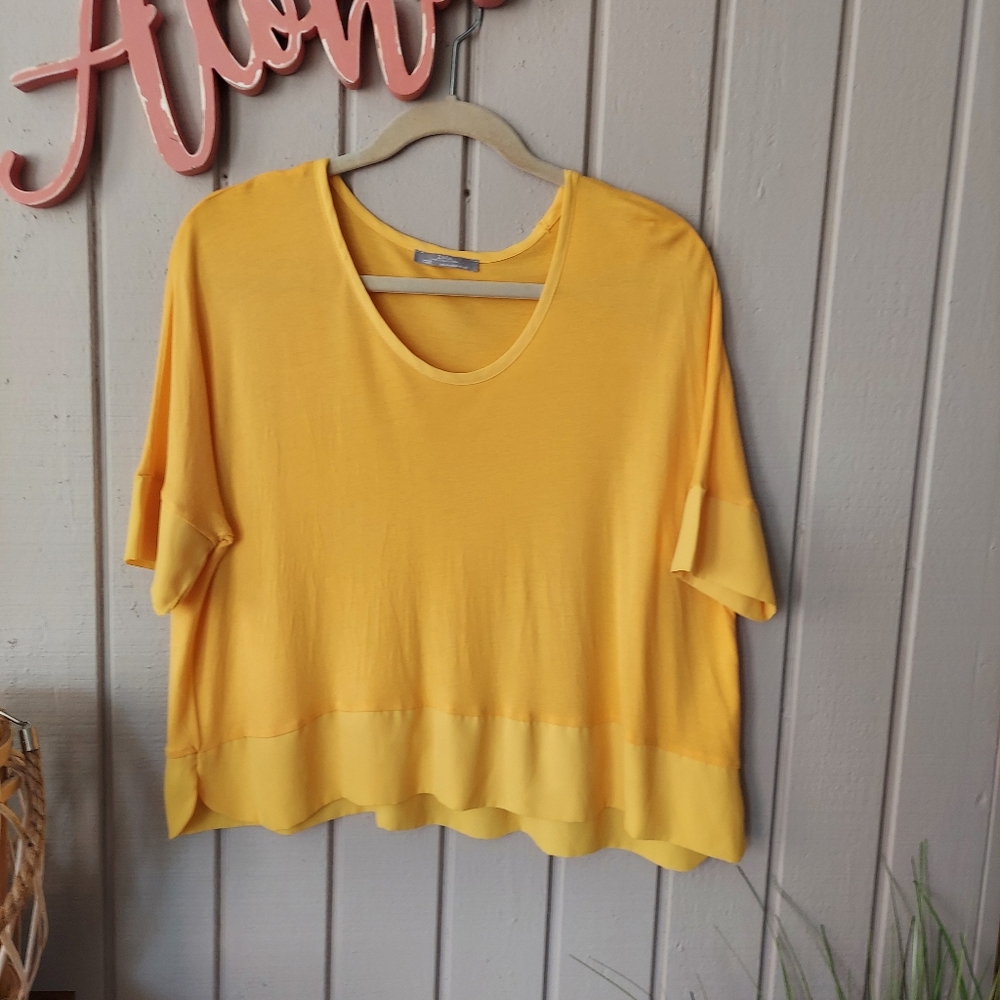 Zara Yellow Boxy Short Sleeve Crop Top Women's M
